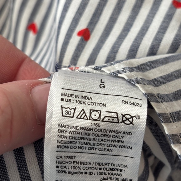 Old Navy Classic Collared LS Shirt Gray White Striped w/ Heart Pattern Women’s L - Picture 10 of 13
